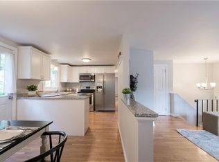 47 Brookdale Dr, West Warwick, RI 02893