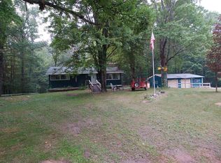 930 Seaton Creek Rd, Mesick, MI 49668