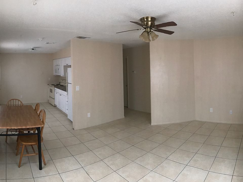 Living Room/Kitchen