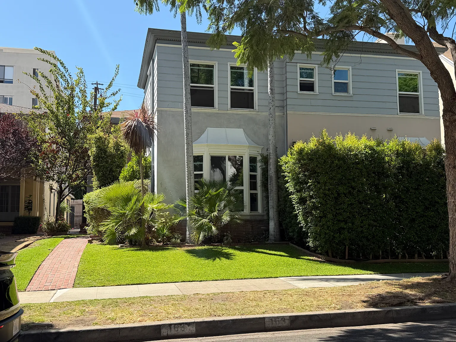 1 bed, 950 sqft, $3,500 — Photo 2