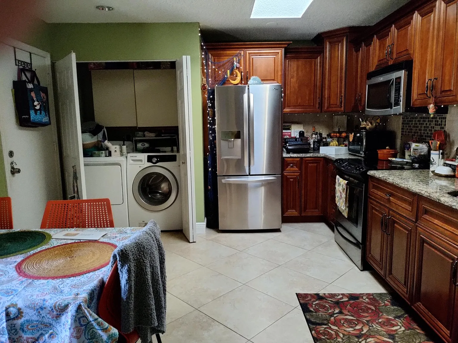 2 bed, 1300 sqft, $1,900 — Photo 4
