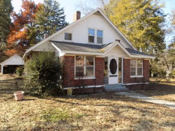 211 N Grayson St, Newbern, TN 38059