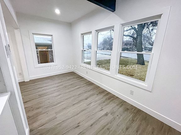 5th image of 104 S Windomere Ave #102