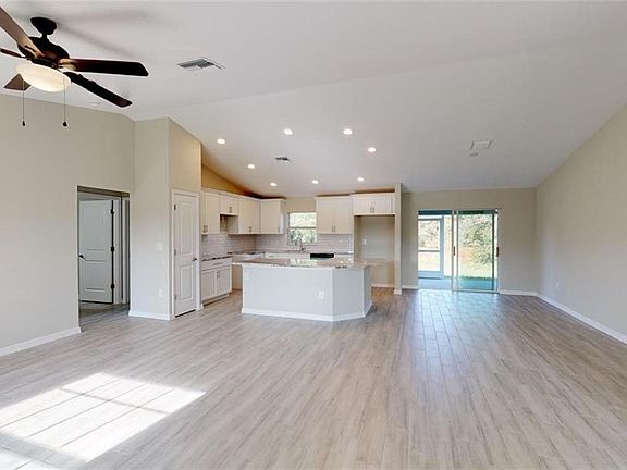 3rd image of 1811 Roosevelt Ave