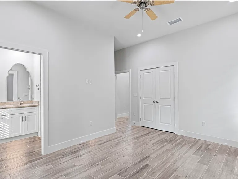 16 Justin Ct — Photo 3