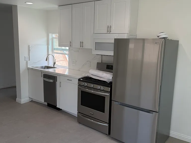 2513 W Occidental St #2 — Photo 2