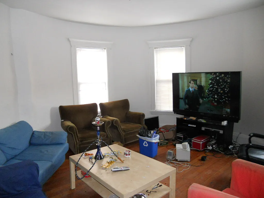 4 bed, 2.0 bath, 1700 sqft, $4,500 — Photo 4