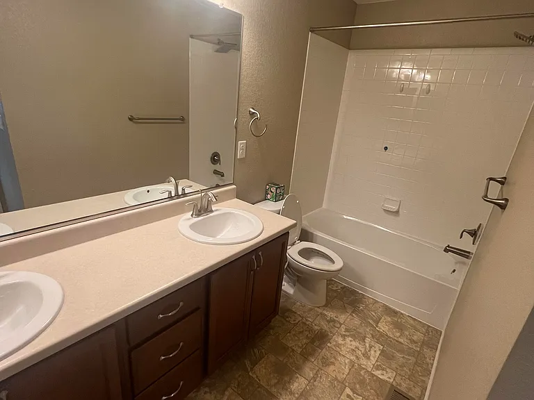2200 Winding Dr #2 — Photo 11