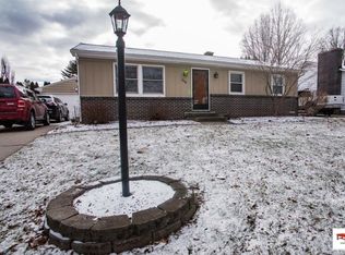 1394 Clovercrest Ave NW, Grand Rapids, MI 49504