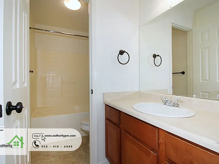 19531 Prospect Peak Ct #B — Photo 12