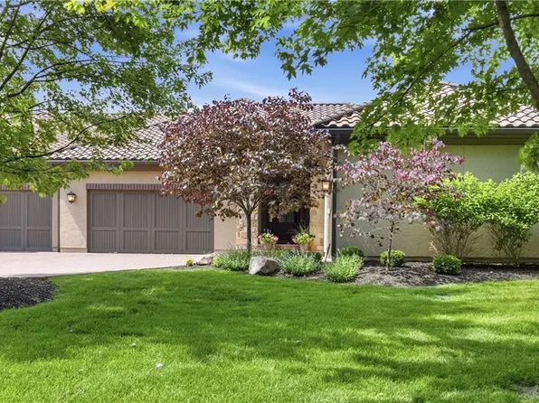 3214 W 137th St, Leawood, KS 66224