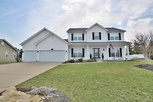 Welcome to 212 Fairwood Place Court! Situated on a quiet double cul-de-sac court.