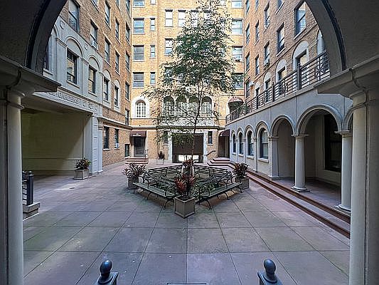 1st image of 41 Park Ter W APT C2