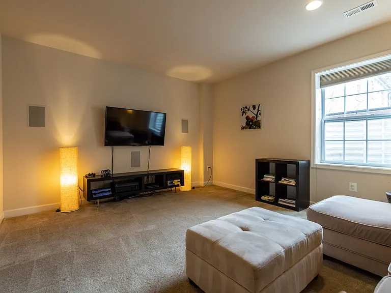 1307 N Utah St — Photo 29