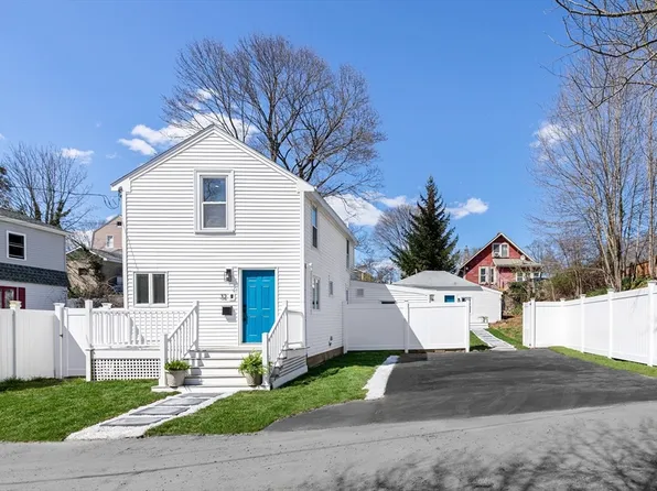 32 Shennen St, Quincy, MA 02169