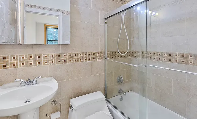 Rented by MNS | media 8