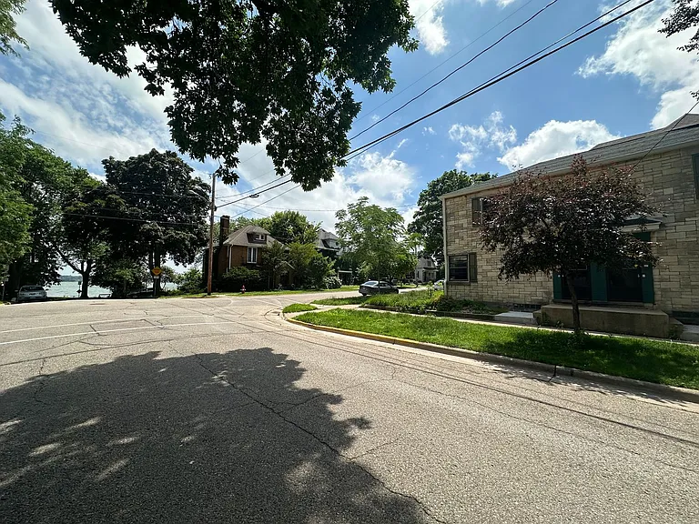718-720 Dickinson Street — Photo 18