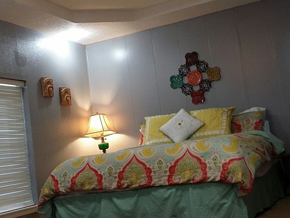 3rd image of 1855 Camelot St
