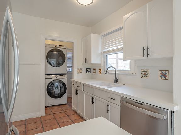 5th image of 5329 Loma Linda Ave #5329