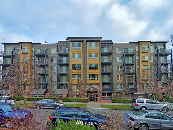 2nd image of 412 11th Avenue #PH3