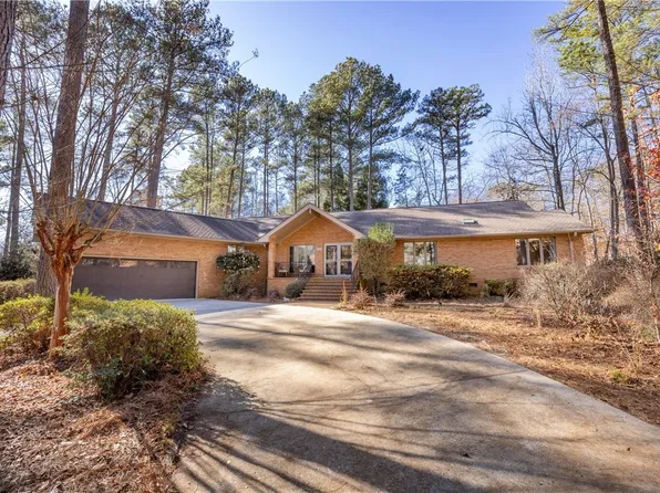 108 Hermitage Mooring Dr, Seneca, SC 29672