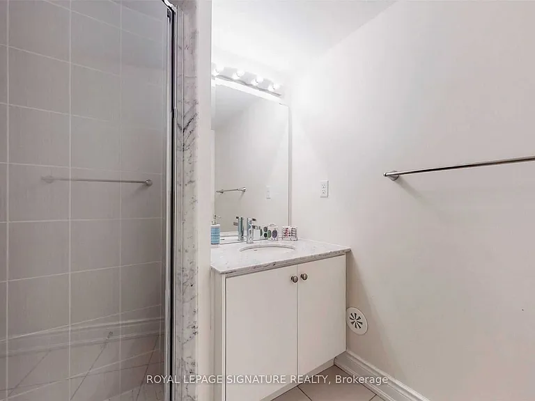 33 Edward Horton Cres — Photo 36