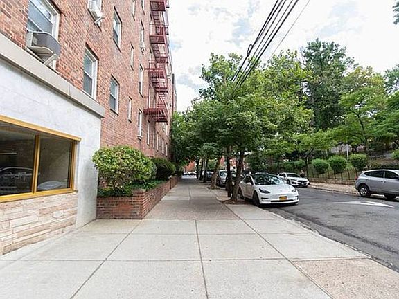 5th image of 5505 Woodside Ave APT 508