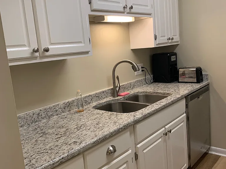 103 E Lockhaven Dr #G — Photo 12