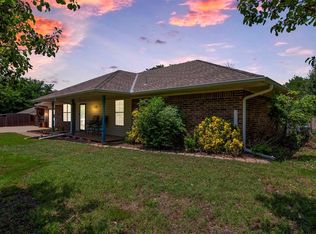 1829 Ranchwood Dr, Newcastle, OK 73065