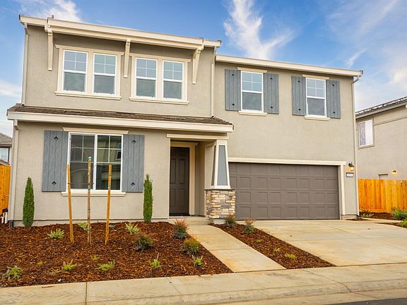 3rd image of 4004 Trento Way