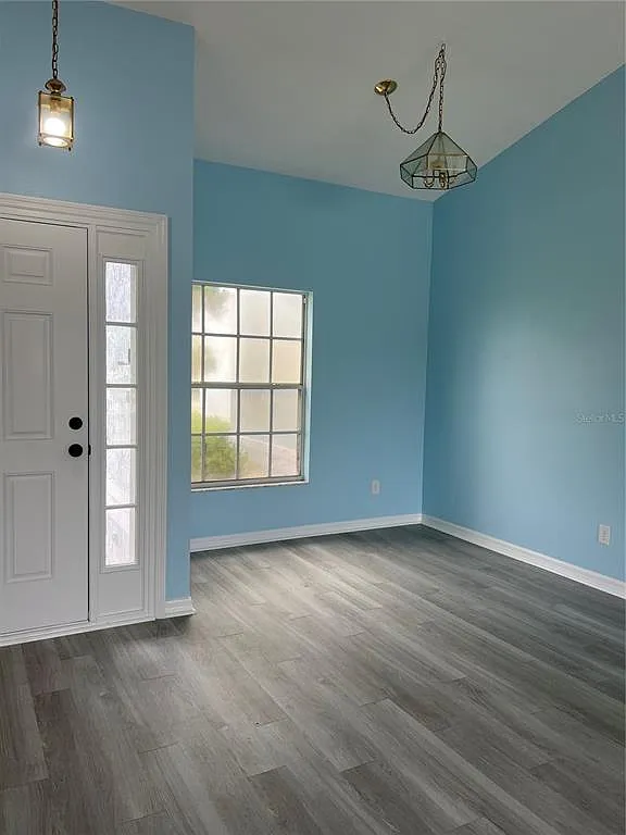 2 bed, 2.0 bath, 1279 sqft, $1,750 — Photo 2