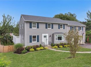 7 Essex Rd, Greenwich, CT 06831