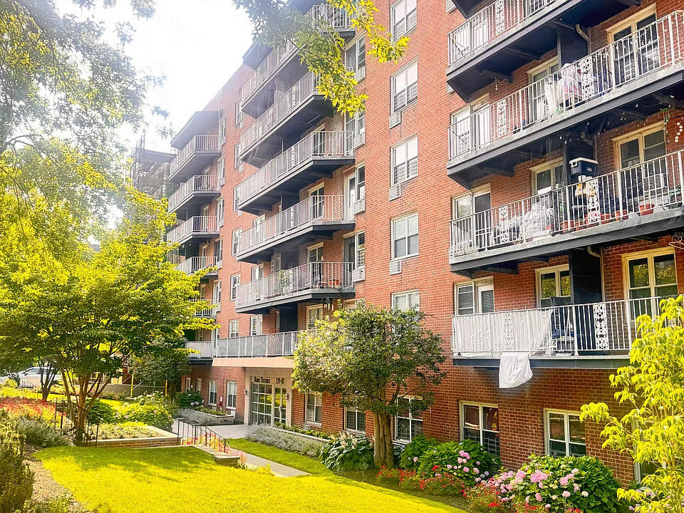 139-81 35th Ave #5B