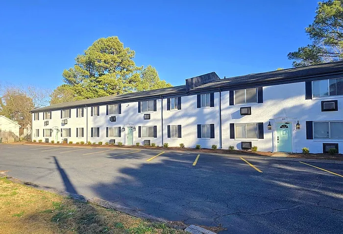 2 bed, 1.0 bath, 850 sqft, $1,050 — Photo 3