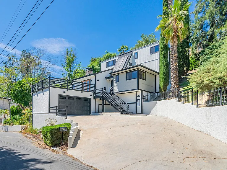 5245 Elvira Rd — Photo 2