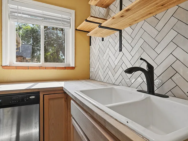 1054 Leyden St — Photo 12