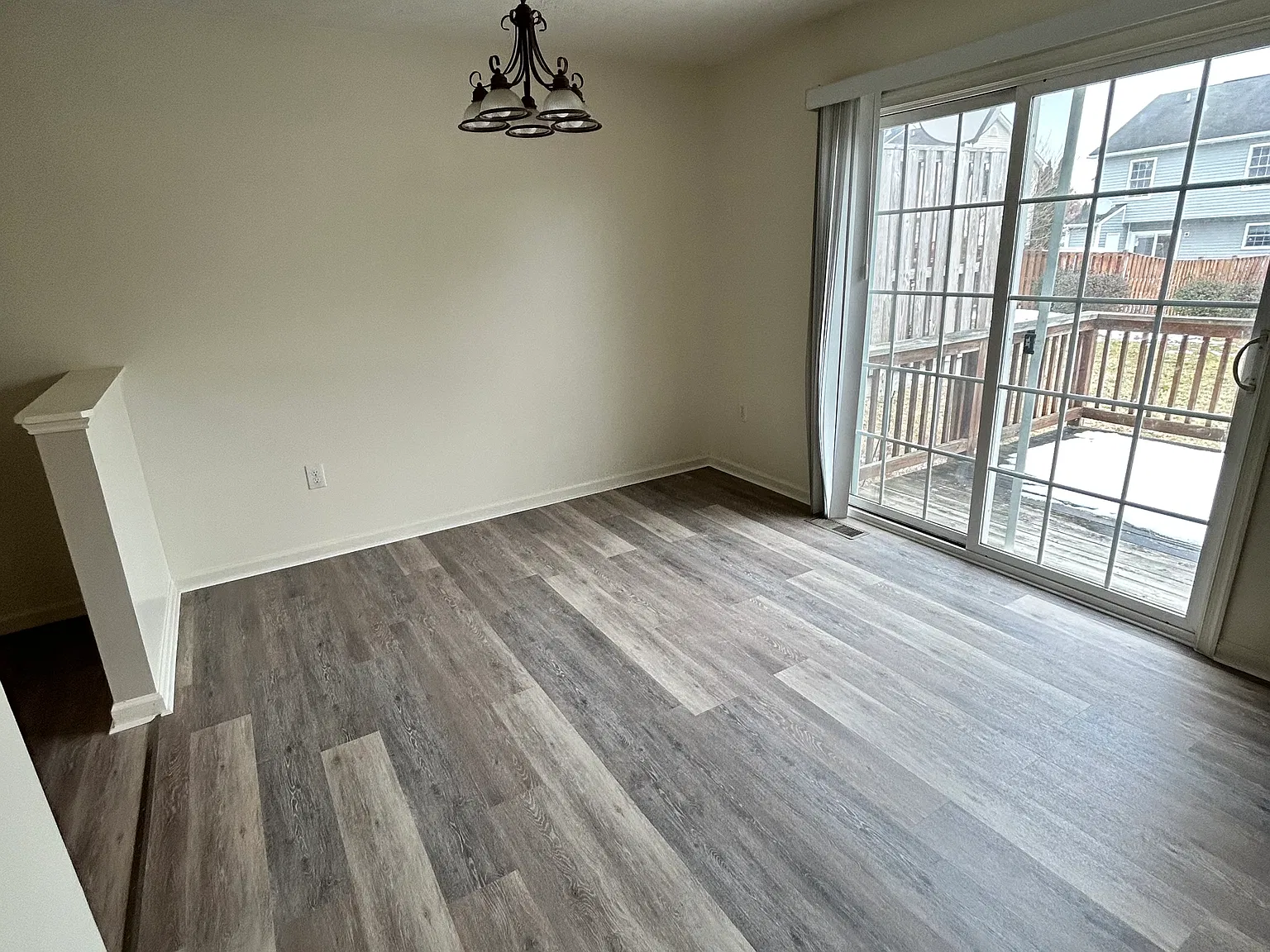 3 bed, 2.5 bath, 1488 sqft, $2,200 — Photo 4