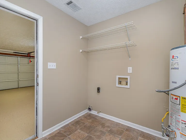 35 Oak Ridge Ct — Photo 18