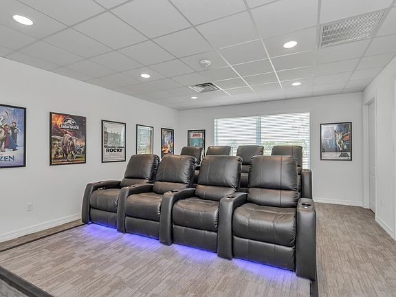 4th image of 1124 W Avenue O