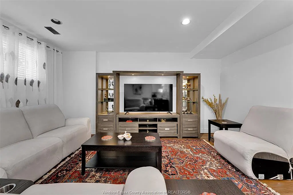 2 bed, $2,000 — Photo 3