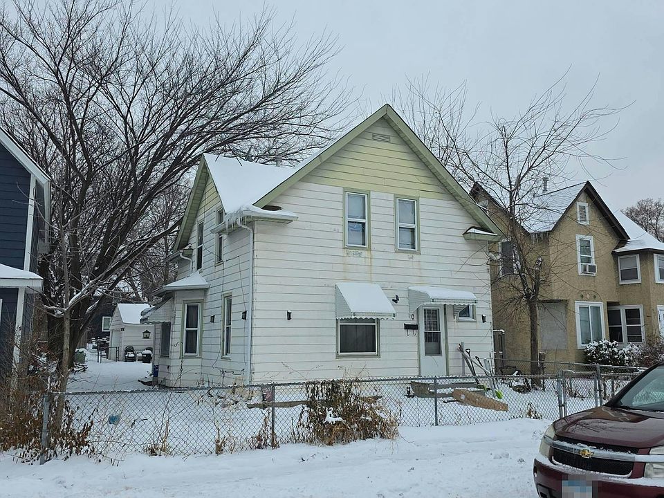 1st image of 140 2nd Ave S