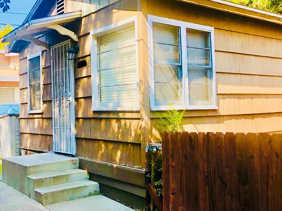 1st image of 3206 32nd St
