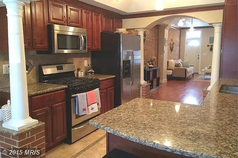 2 bed, 1608 sqft, $2,950 — Photo 4