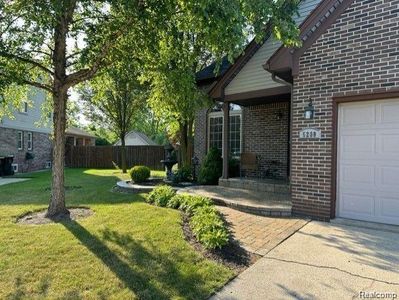 5200 Barbara Ave, Trenton, MI, 48183