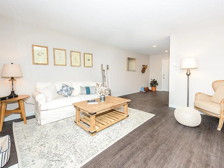 Townhomes with a View — Photo 9