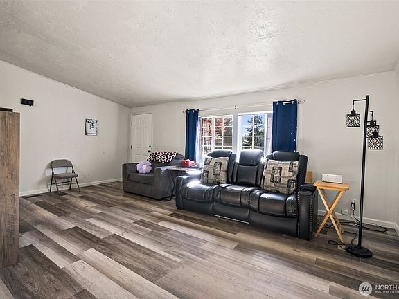 5th image of 12109 241st Avenue Ct E