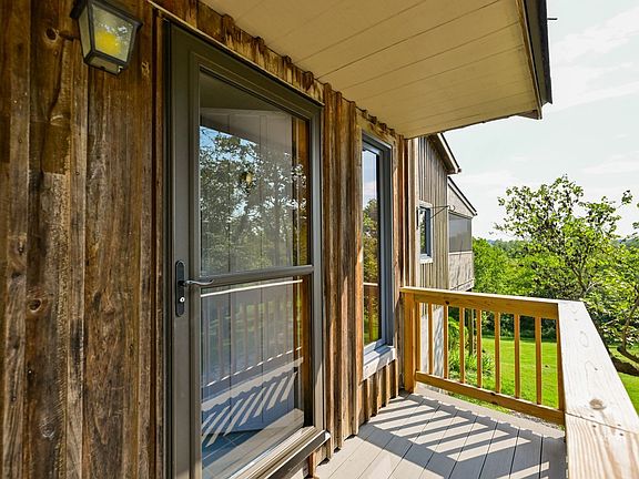 4th image of 11777 Peach Ridge Rd