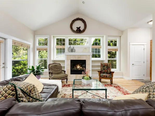 4947 N Ellicott Ln, Garden City, ID 83714