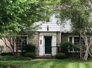 17711 Fernway Rd, Shaker Heights, OH 44122