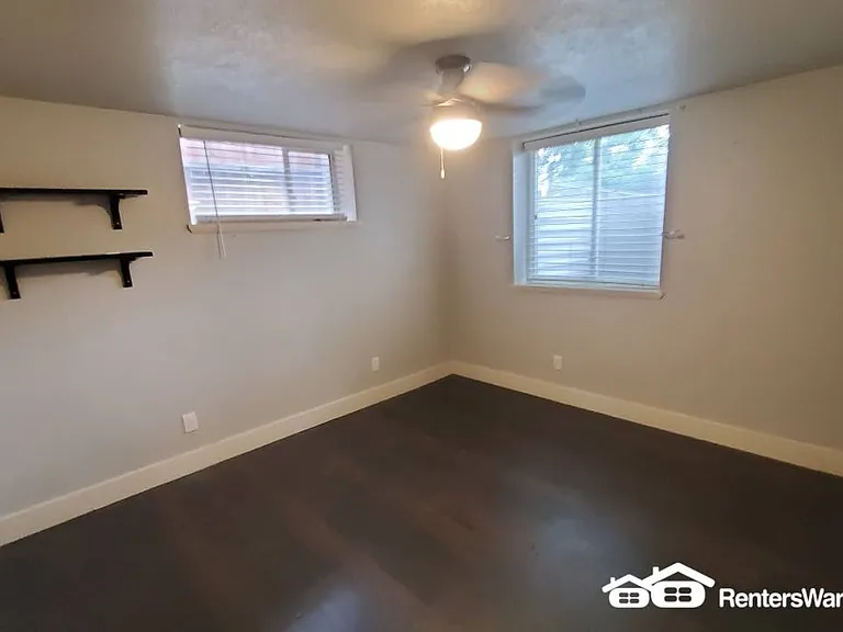 2225 S Cherry St — Photo 12